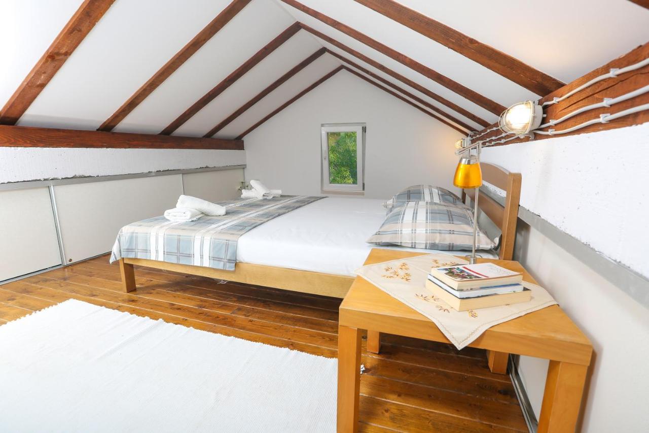 Spacious Apartment Lucia Prozura Luaran gambar
