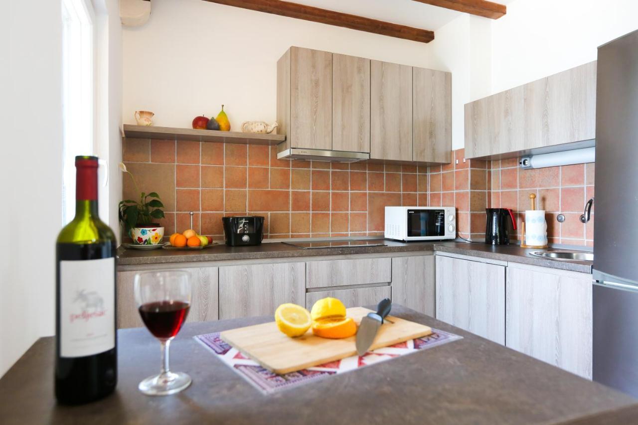Spacious Apartment Lucia Prozura Luaran gambar