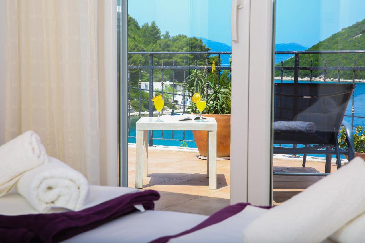 Spacious Apartment Lucia Prozura Luaran gambar